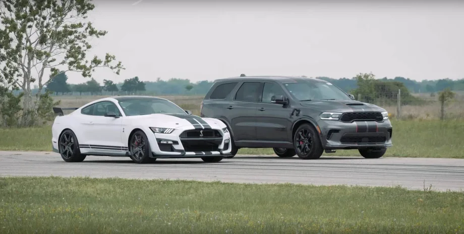 Ford Mustang Shelby GT500 и Dodge Durango SRT Hellcat