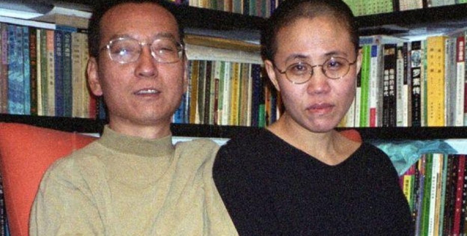 Лю Сяобо и его жена в 2002 году/ Фото: BBC