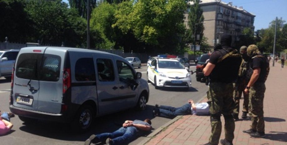 Задержание организаторов конвертцентра в Киеве / Фото: "Украинская правда"