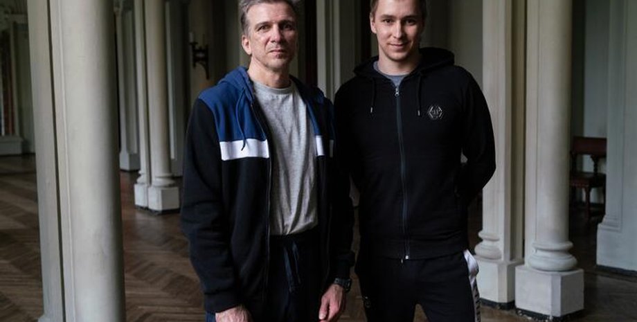 владислав и виталий кузнечики