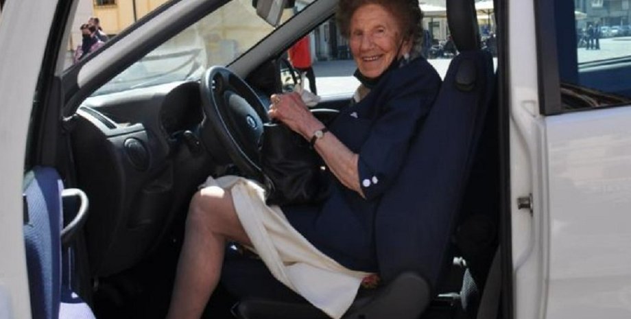 водительские права в 100 лет, водительские права, получить водительские права