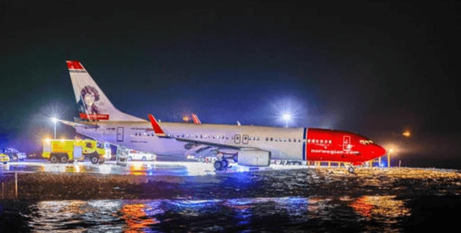 Самолет Boeing 737