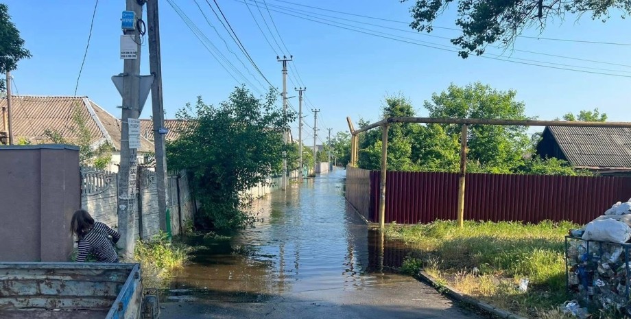 Каховская ГЭС, подрыв Каховской ГЭС, наводнение, затопленная улица