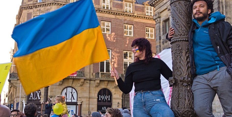 українці в Голландії, українці в Амстердамі, українці в Утрехті, українці в нідерландах, українці за кордоном, українці за кордоном, українці Голландія, біженці в нідерландах,