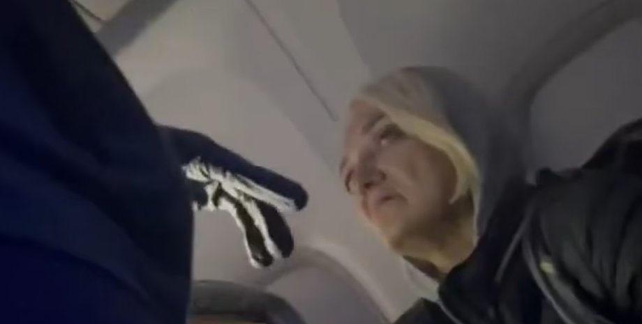 россиянка, рейс дельта, самолет дельта, рейс в париж, сша