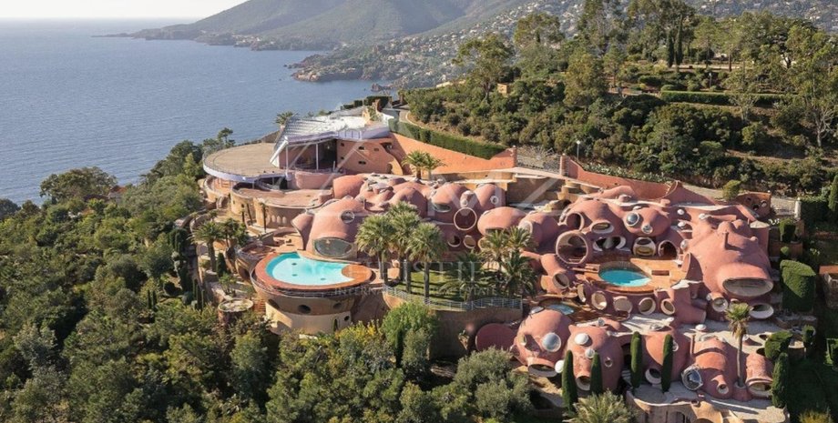 Bubble Palace, продажа, дом Пьера Кардена