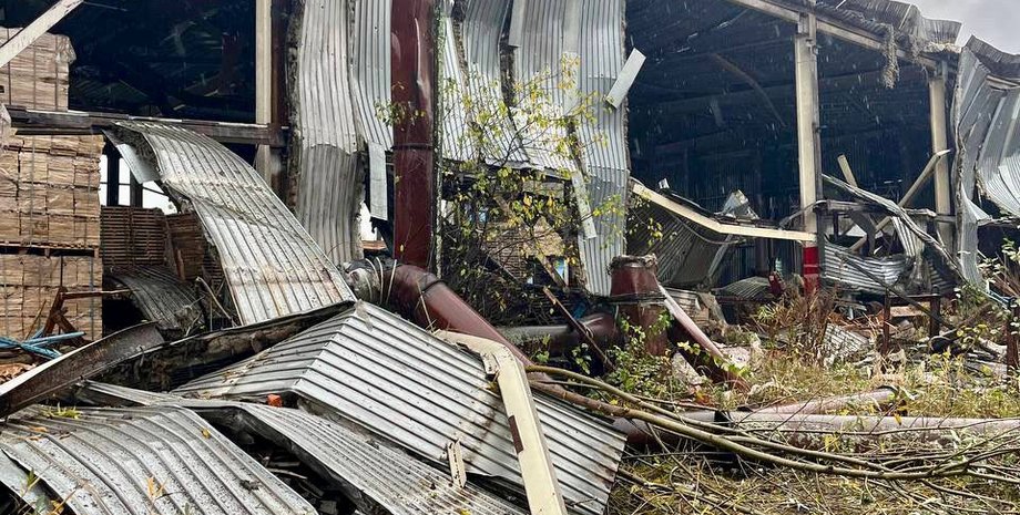 разрушенное здание котельной в Славуте