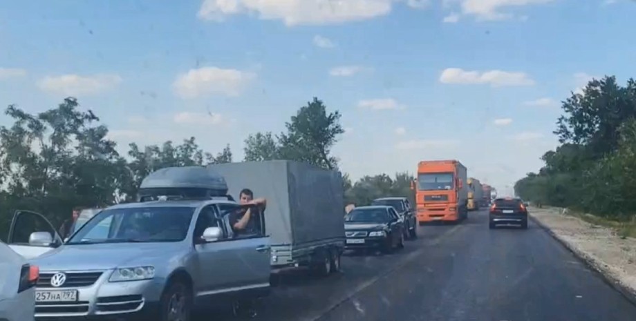 пробка на дороге, следствие взрыва на Крымском мосту