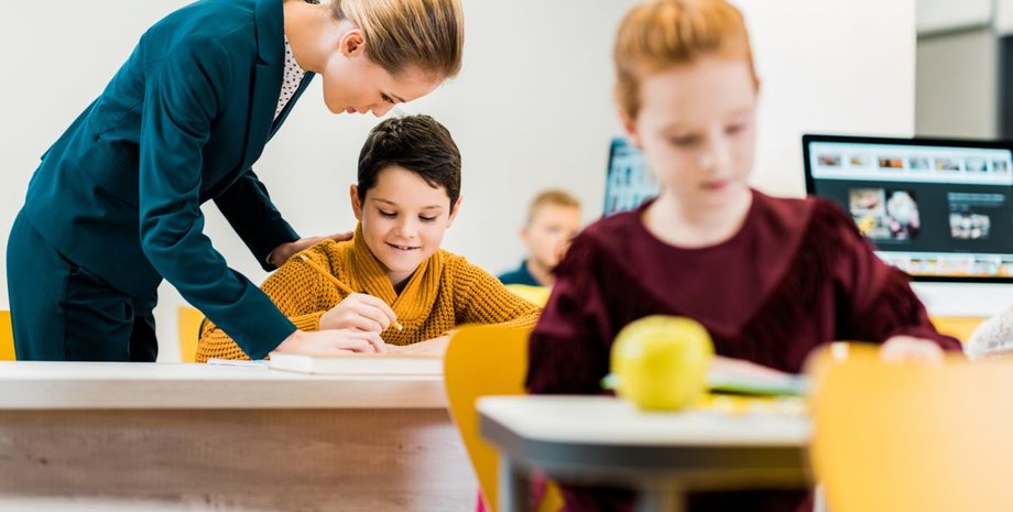 Учительница и ученик