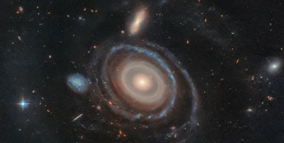 Галактика LEDA 1313424 Галактика LEDA 1313424