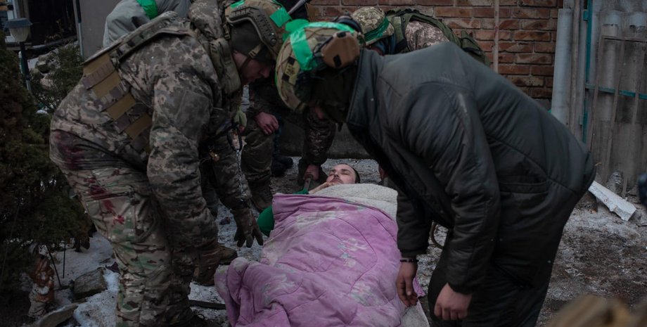 Бійці 93-Ї ОМБр "Холодний Яр" рятують життя цивільному