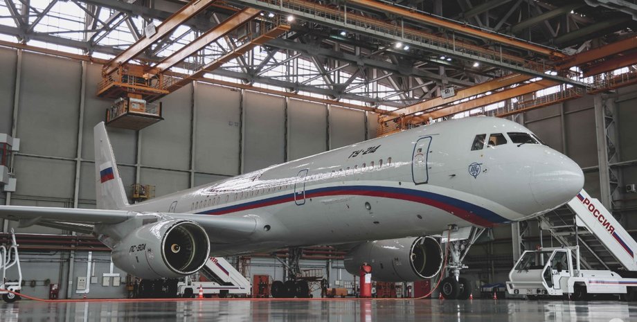 самолет Ту-214