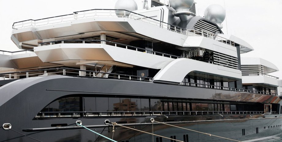 Суперъяхта Crescent, фото