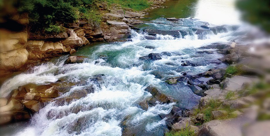 Водопад Пробой на реке Прут