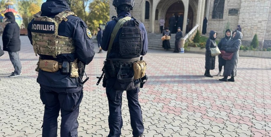 Поліція біля храму в Черкасах новини Черкаси, храм, віряни, упц мп, Нацполіція, кримінальне провадження