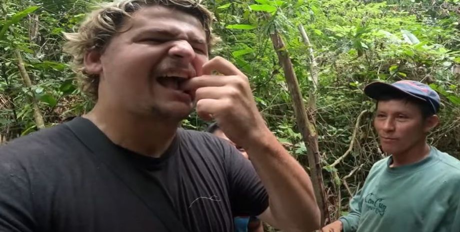 Нолан Сомюр побував у Філіппінах і спробував паан, це тонізуючий засіб, що викликає найбільшу в світі залежність