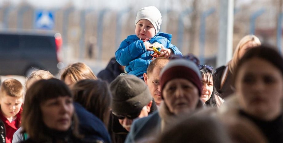 польша, беженцы, украинцы в Польше, посол Польши, возвращение украинцев