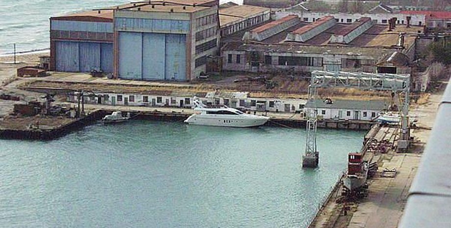 завод в Феодосии