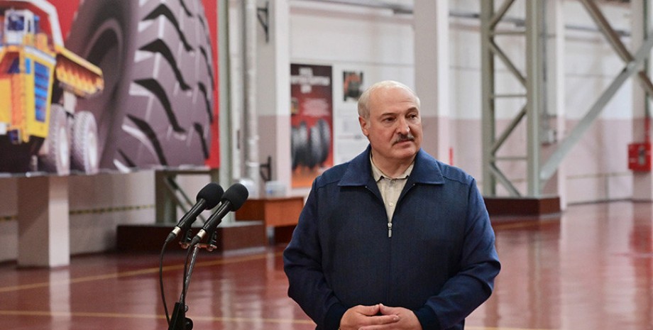 Олександр Лукашенко, Україна, переділ світу