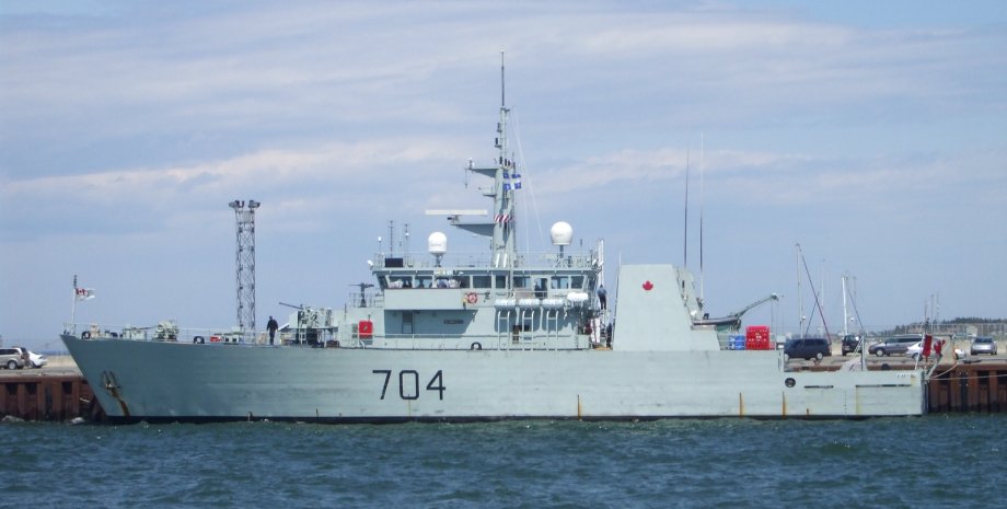 З технічного погляду фрегат HMCS Charlottetown оснащений передовими гідроакустич...