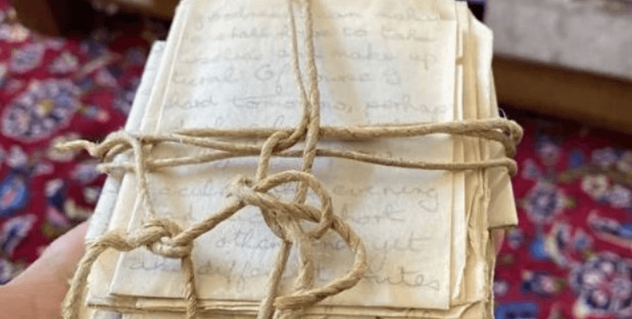 Листи, зв'язування листів, любовні листи, любовне послання, знахідка, соцмережі, таємничі листи