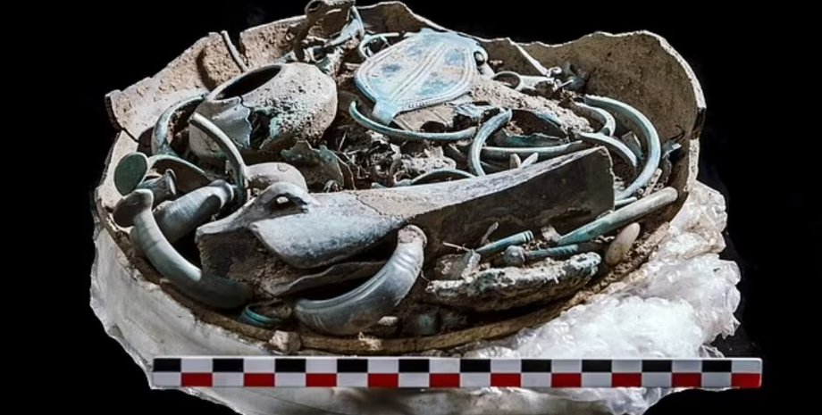 клад, Франция, украшения