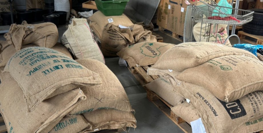 Фальсифікатори заробили понад 100 мільйонів гривень і обзавелися елітними авто