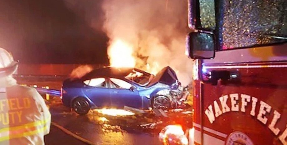 ДТП Тесла, пожар Тесла, электромобиль Tesla, Tesla Model S, пожар Tesla
