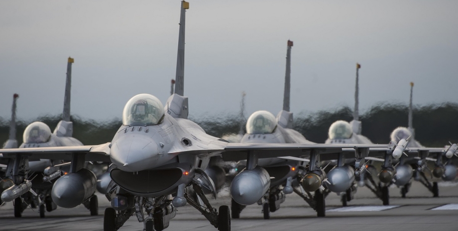 Винищувачі, F-16, бойова авіація, літаки, війна РФ проти України, поставки