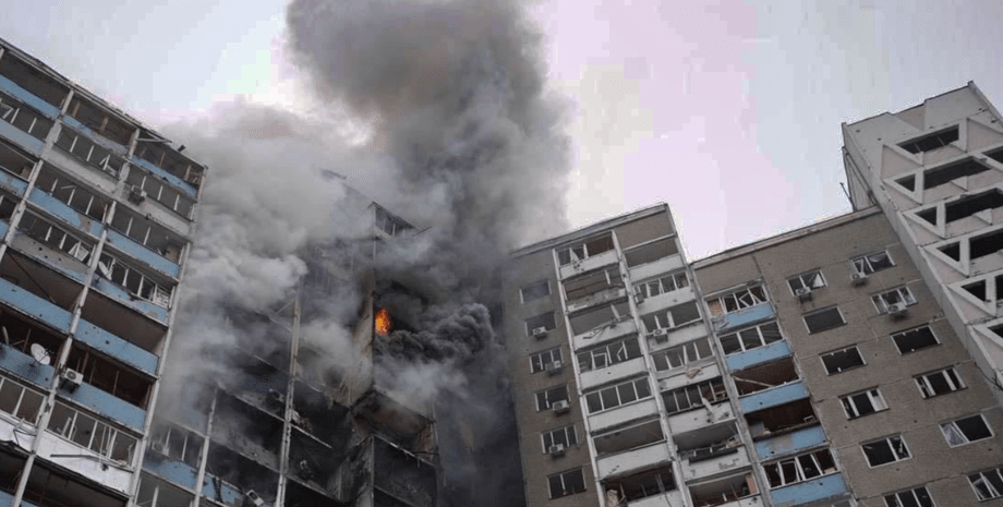 поврежденный дом, пожар