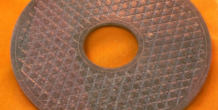 инопланетяне, камни, Дропа, диск, авария, доказательство, археология, университет, исследование, корабль, интрига