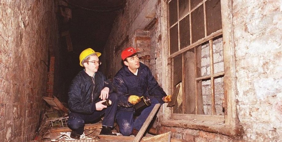 Покинута вулиця під містом, тунель під містом, вікторіанська вулиця, вулиця з магазинами під містом, міські легенди