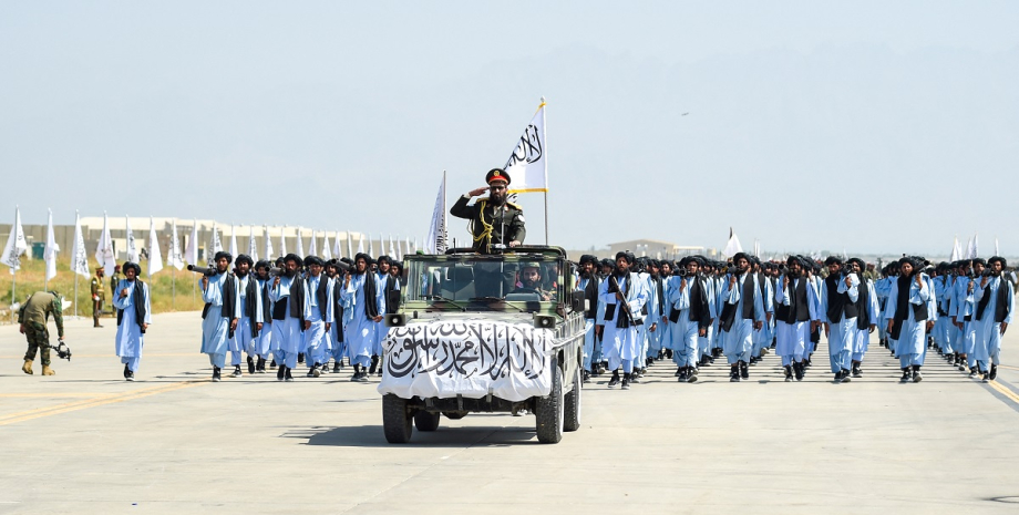 парад талибов парад талибов, талибан, база баграм, афганистан, парад талибов в баграме