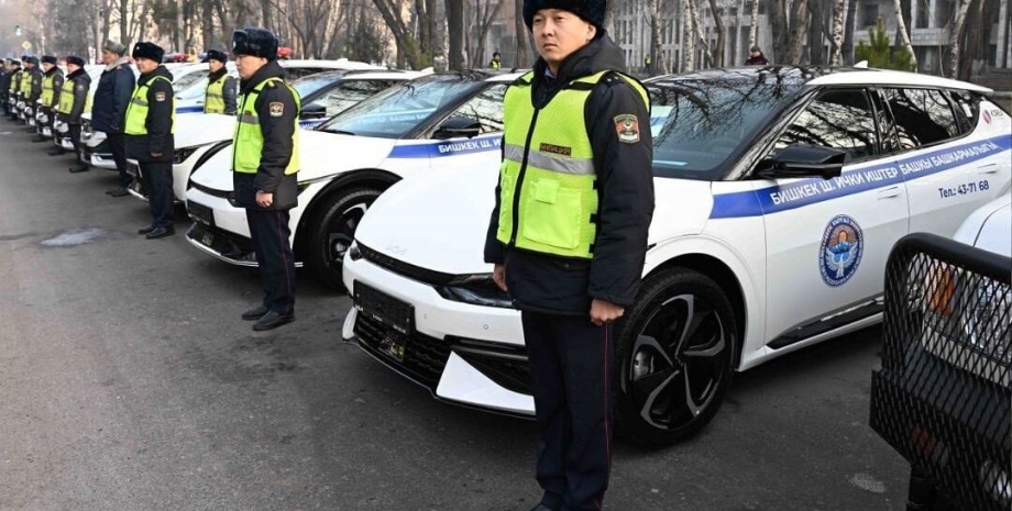 Кыргызстан, милиция, машины, фото