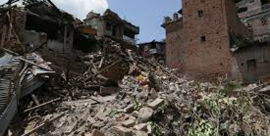 Землетрясение в Непале, подземные толчки, разрушения, оползень в непале