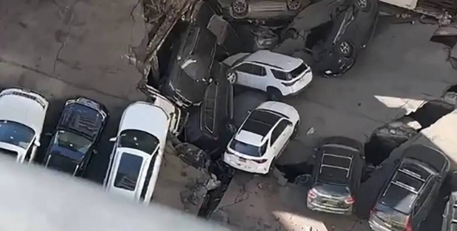 Обрушение парковки в Нью-Йорке Парковка, обрушение, Нью-Йорк, Манхэттен, США, автомобили