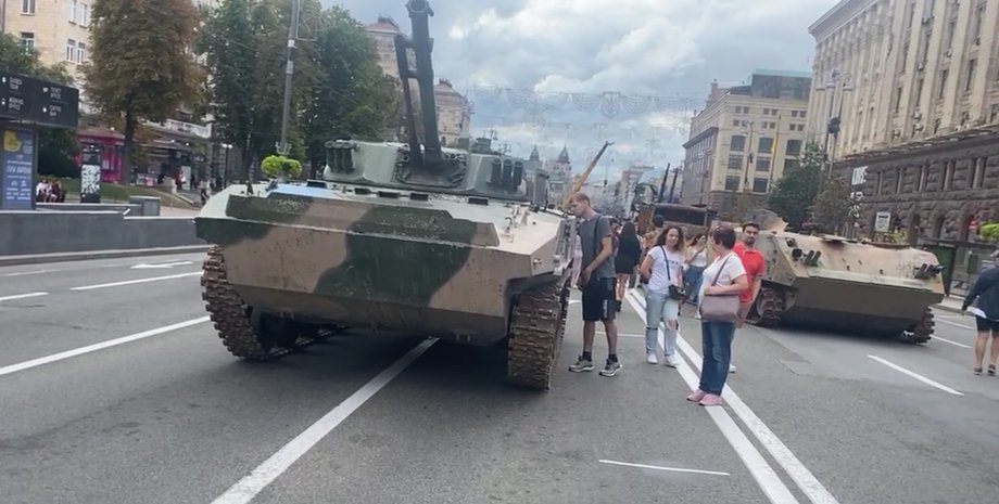 Крещатик, Киев, военная техника РФ