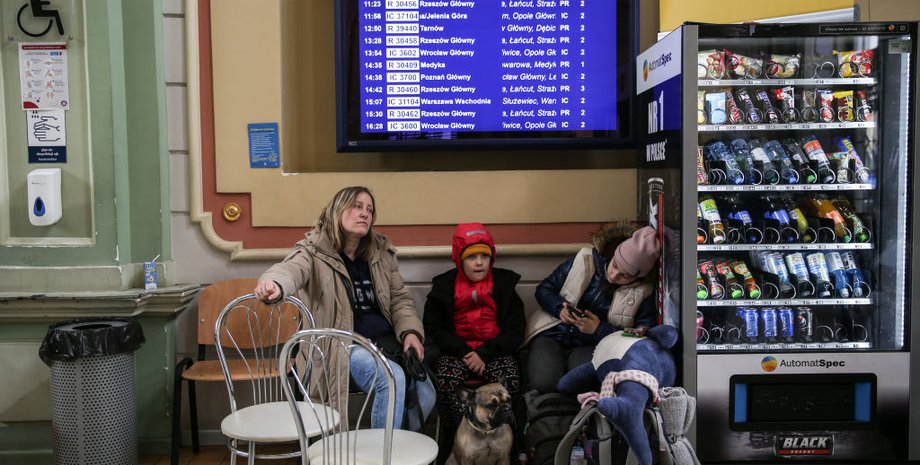 беженцы из украины, эвакуация в польшу, украинцы в польше, беженцы помощь волонтеров