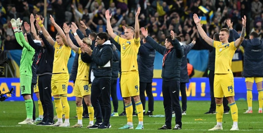 Роман Яремчук в матче против Исландии Роман Яремчук в матче против Исландии