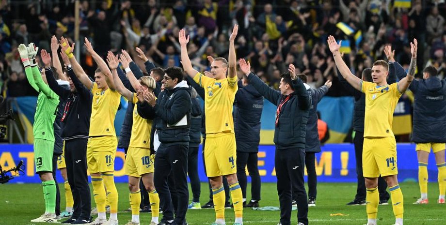 Роман Яремчук у матчі проти Ісландії