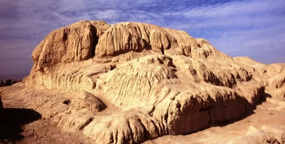 зиккурат, проклятый город, наводнение, древнейший зиккурат, зиккурат в иране, исследования, артефакты в зиркурате,