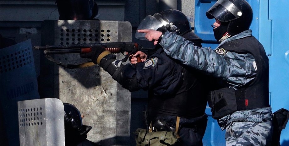 "Беркут" подавляет протесты в центре Киева / Фото: Maidanvideos.org