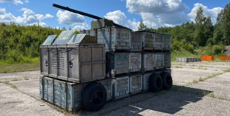 Россияне мастерят деревянные "камазы", пытаясь обмануть украинских военных Цаплиенко, Андрей Цаплиенко, камазы, ящики, ВС РФ