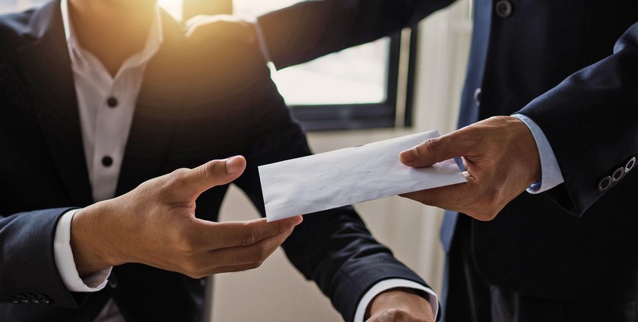 Выплаты нардепам в конвертах выросли