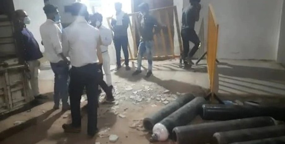 Индия, Кислородные баллоны, коронавирус, Грабеж