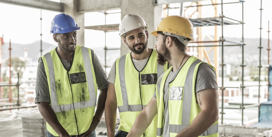 Однак потім стався курйоз Чоловік попросив у начальника екскаватор для власних потреб: далі стався курйоз