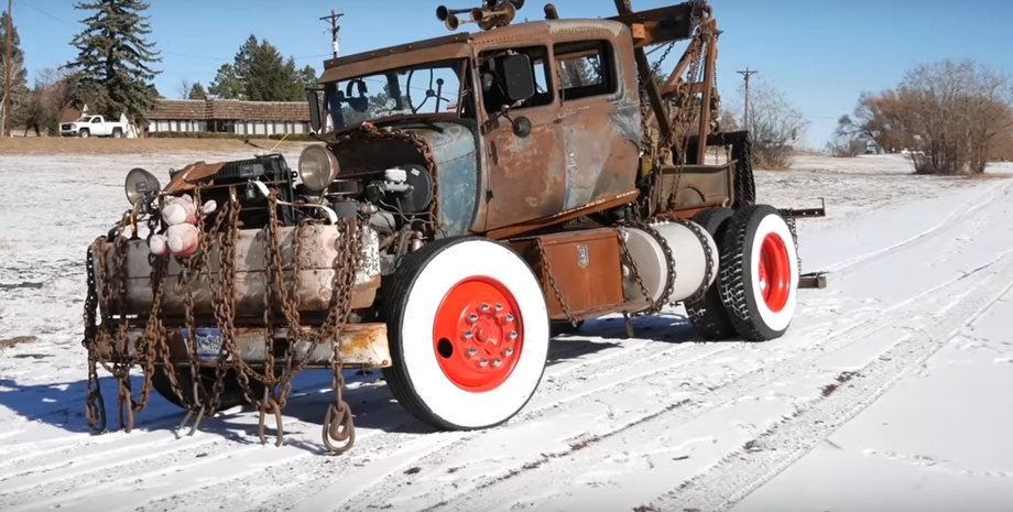 сырник из тачек, авто из мультфильма тачки, Ford F700, Ford Model A