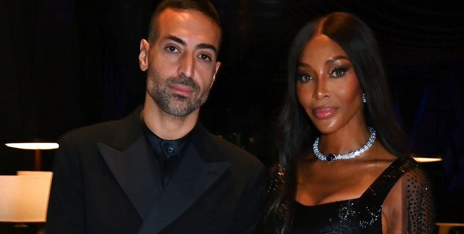 Екі кеуделі сексуалды нимфа сорып, мініп алады...)