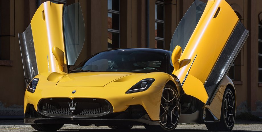 Maserati MC20, новий Maserati MC20, суперкар Maserati MC20, Maserati MC20 Folgore, електромобіль Maserati