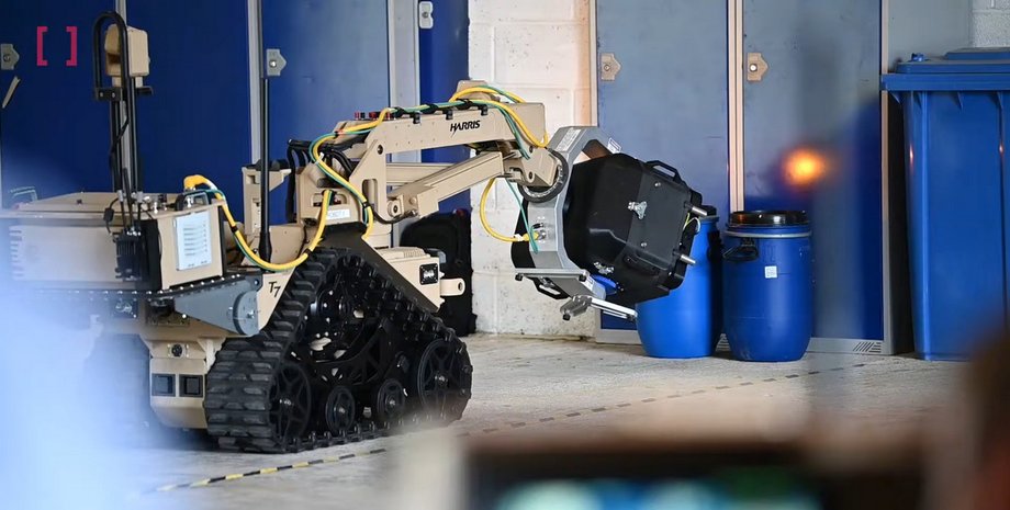 Робот L3Harris T7, рентгеновский аппарат, разминирование